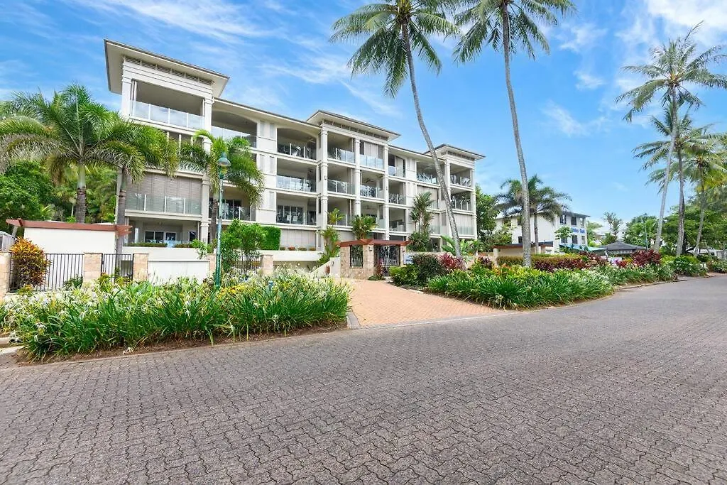 Blanco Beachfront Beauty - Chic Palm Cove Hideaway Daire
