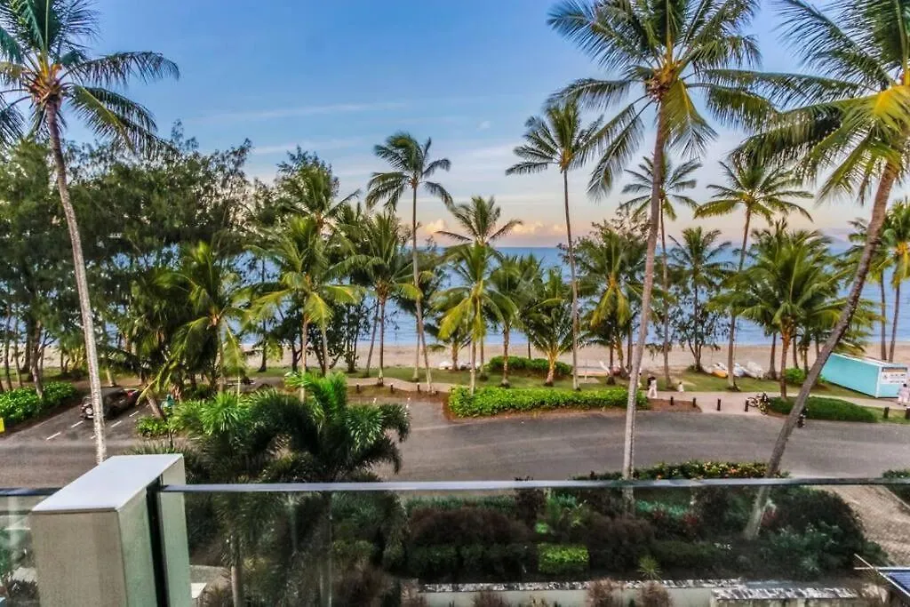 Daire Blanco Beachfront Beauty - Chic Palm Cove Hideaway Avustralya